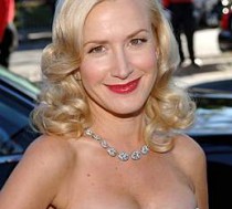 Angela Kinsey