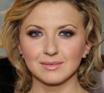 Nina Arianda