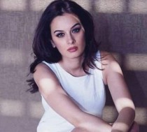 Evelyn Sharma