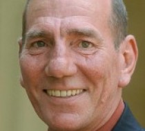 Pete Postlethwaite