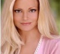 Kelly Lynch