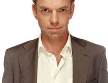 Hugo Weaving