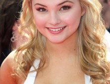 Stefanie Scott