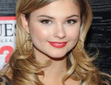 Stefanie Scott