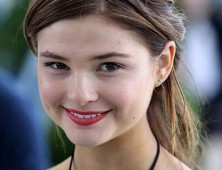 Stefanie Scott