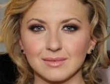 Nina Arianda