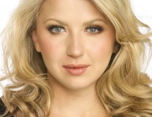 Nina Arianda