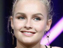 Olivia DeJonge